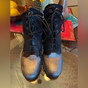 Sassy Papupsei Bronze and Black Leather Boots Size 8